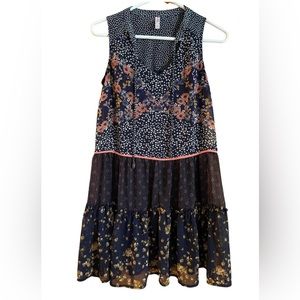 EUC flowing XS floral print tiered dress